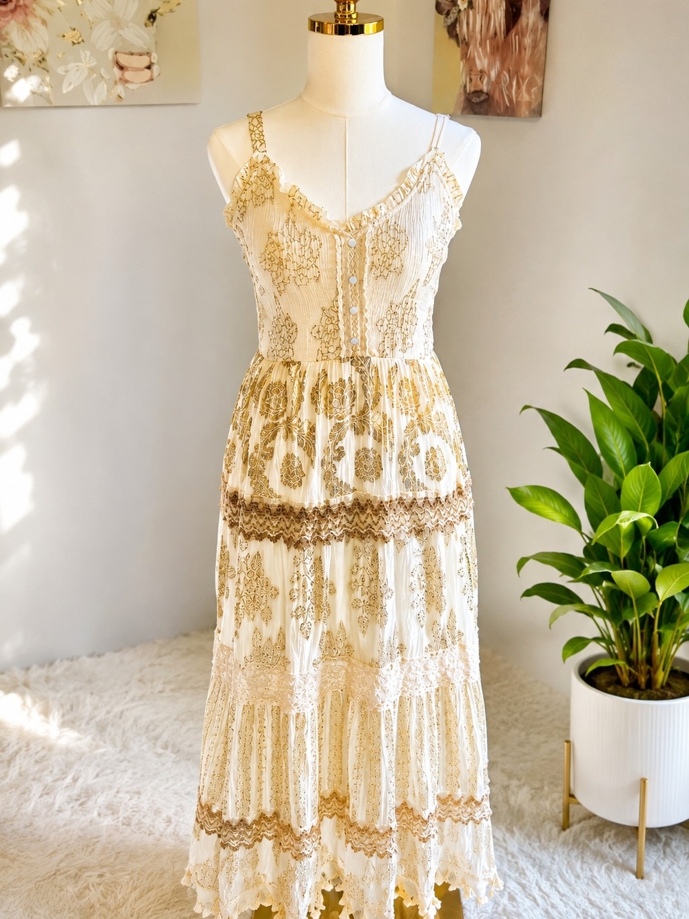 ✨ Me 2 Magic Boho Metallic Gold Lace Maxi Dress – Size Medium